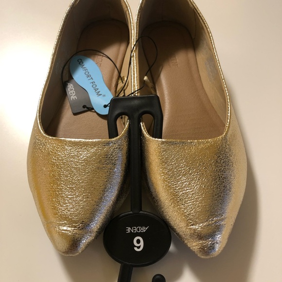 Women’s gold pointy flats (Ardene) size 6 - Picture 3 of 9